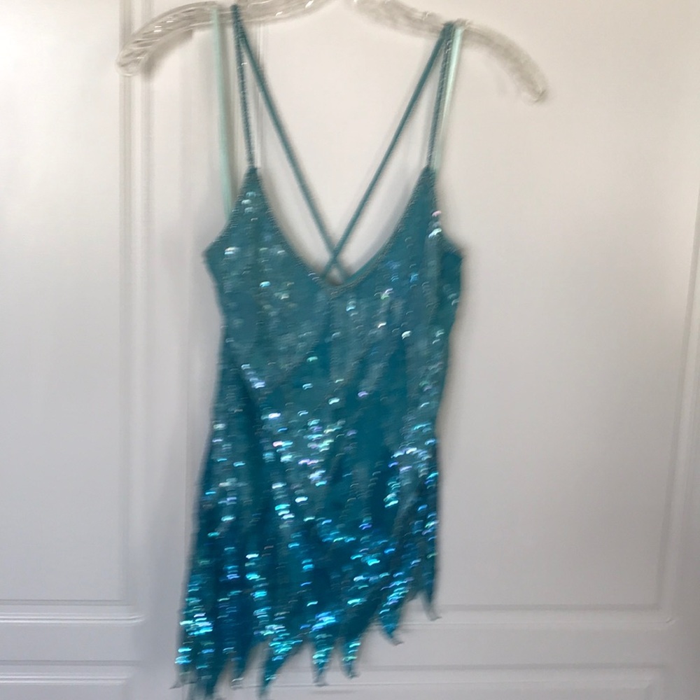 Blue bead top